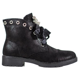 Bella Paris Boots With A Decorative Bow black