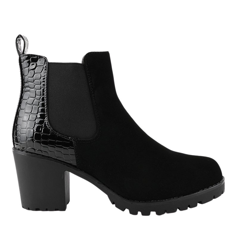 Black boots on the post with an elastic W356