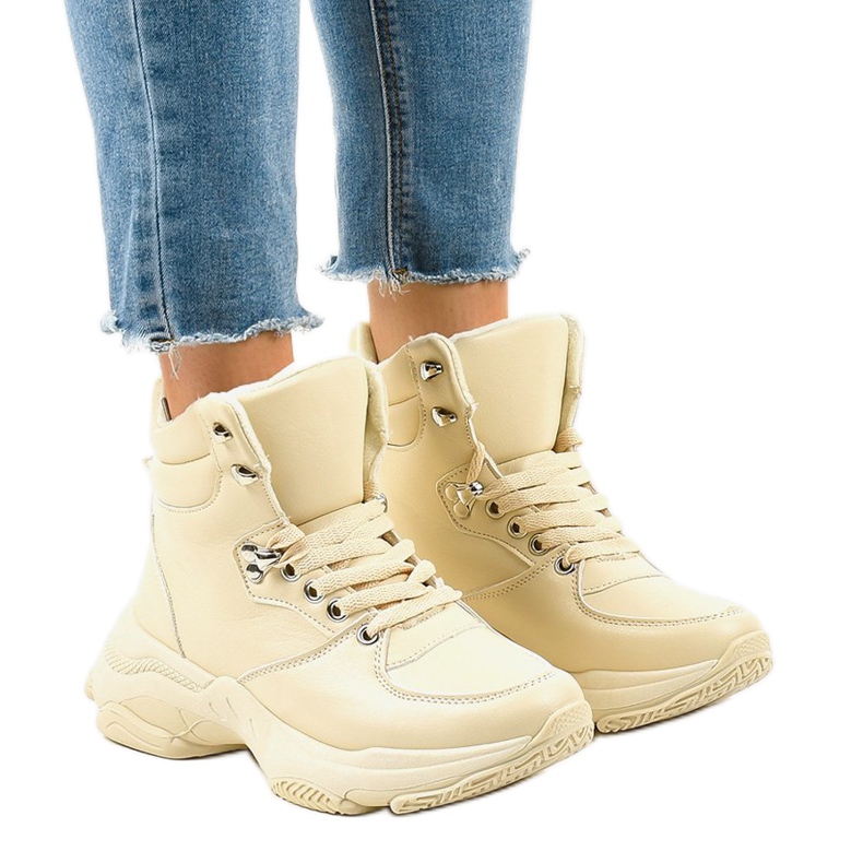 Insulated beige women's sneakers C-3132