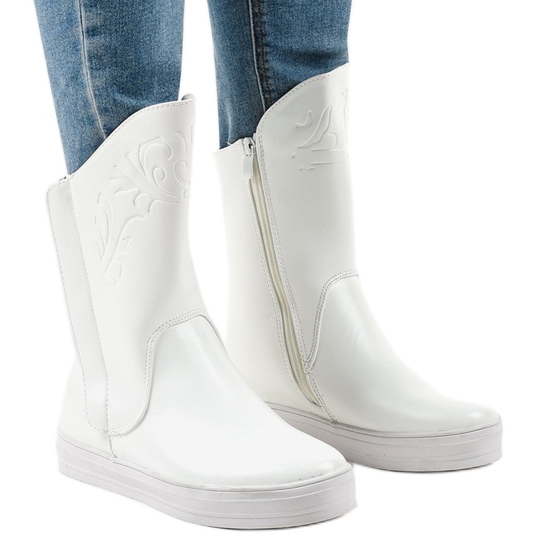 White sneakers insulated boots HX5187-5