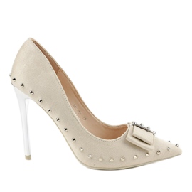 Beige pumps on a NF-05 heel Beige pumps on a NF-05 heel