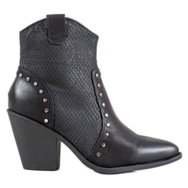 Small Swan Warm cowboy boots on high heels black