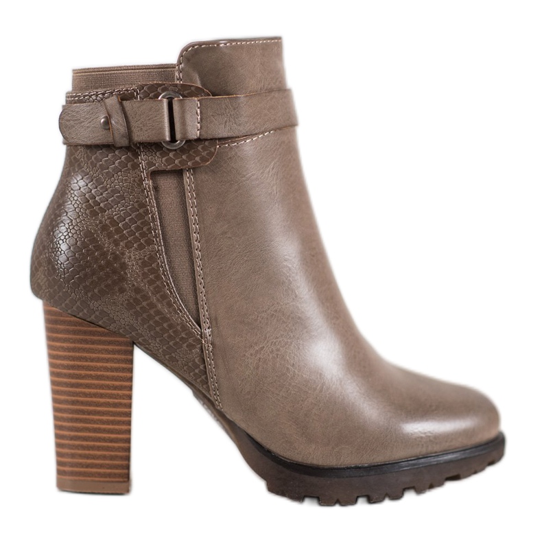 Super Mode Elegant boots on a post brown