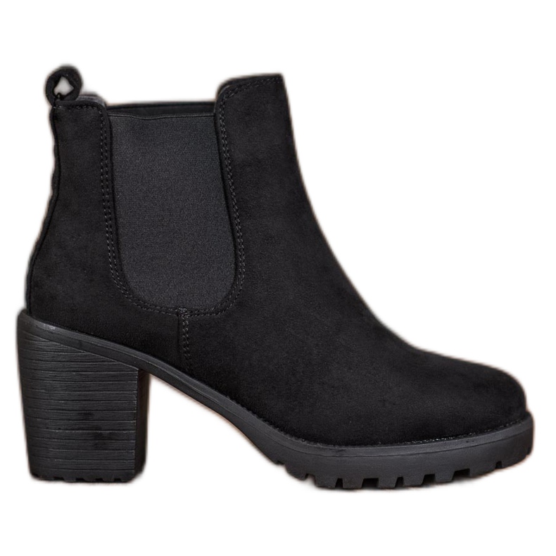 SDS Comfortable Chelsea boots on a post black