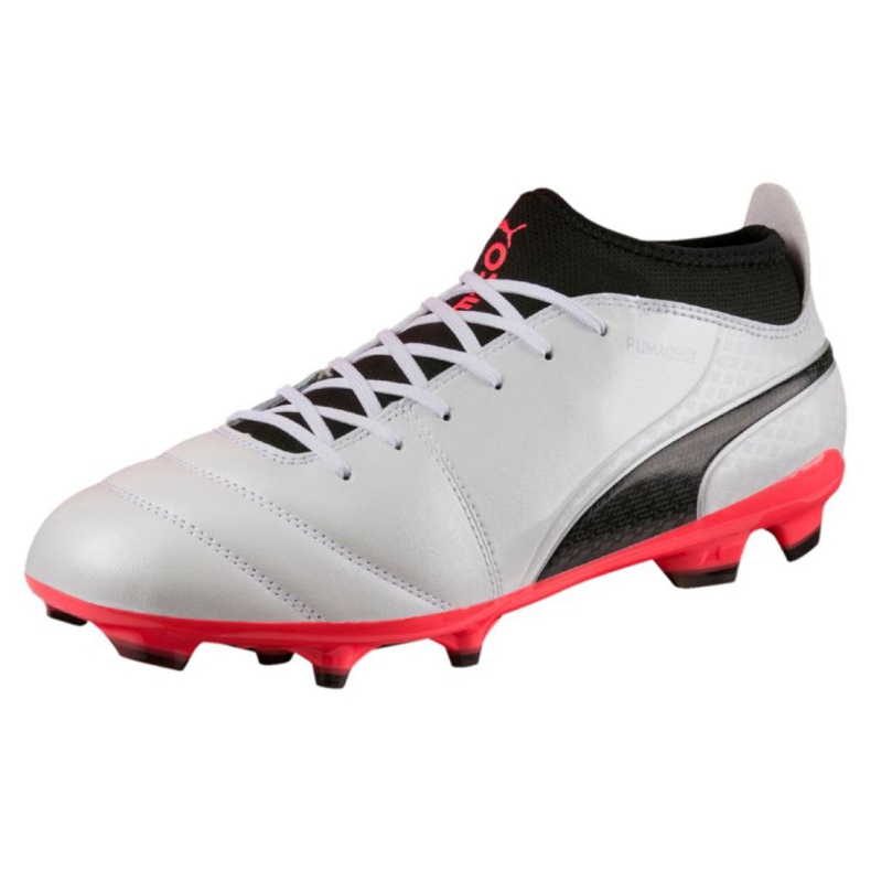 Football boots Puma One 17.3 Fg M 104074 01 black white Football boots Puma One 17.3 Fg M 104074 01 black white