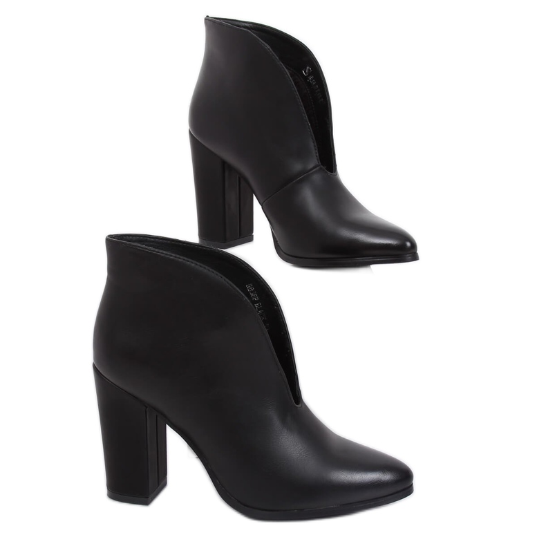 Black Boots with a cut-out black RB38P Black Ii Genre