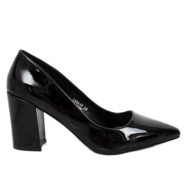 Pumps on the post black LE061P Black Ii Quality