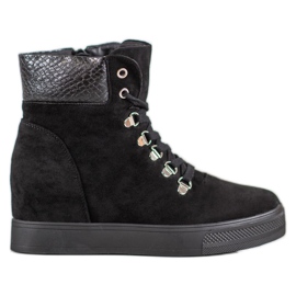 Bestelle Fashionable wedge boots black