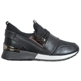 Muto Sports Shoes On The Platform black