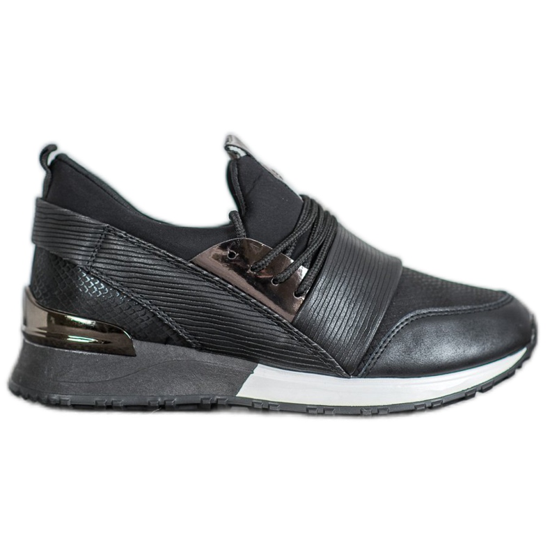Muto Sports Shoes On The Platform black