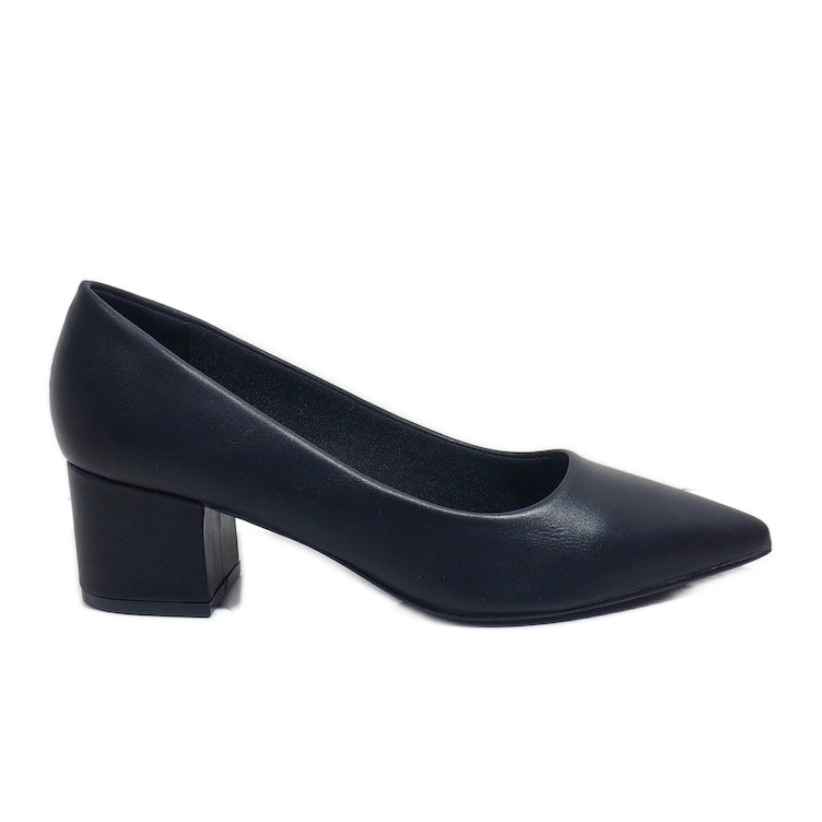 Black classic pumps on the A-3371 pillar