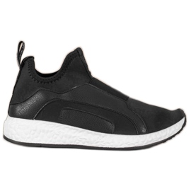 Bona Black Shoes On The Platform