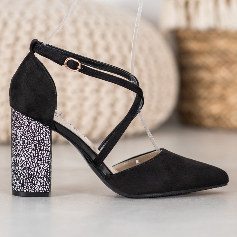 Goodin Fashionable Pumps On A Pillar white black
