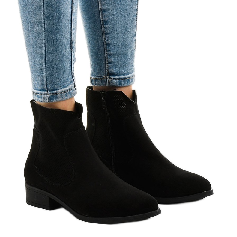 22M black cowboy boots