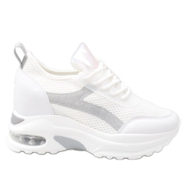 White sports sneakers with the AB5722 system grey