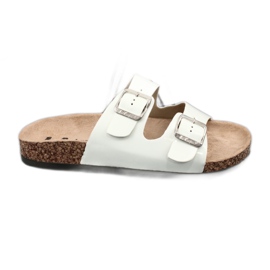 Lacquered anatomical white slippers Lee Cooper 1043-5