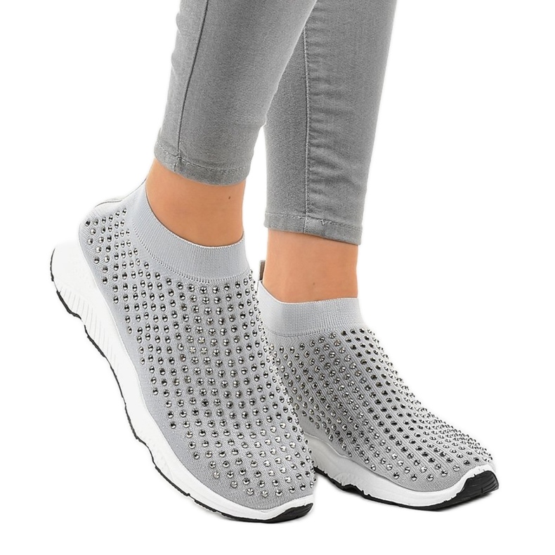 Gray sports shoes with LG27 cubic zirconias grey