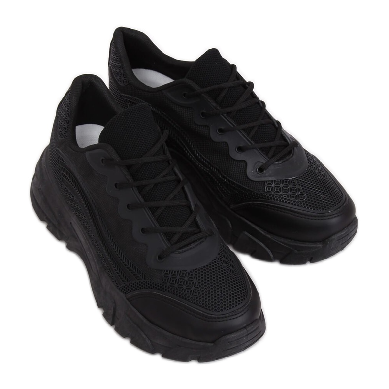 Black DML902 All Black sports shoes