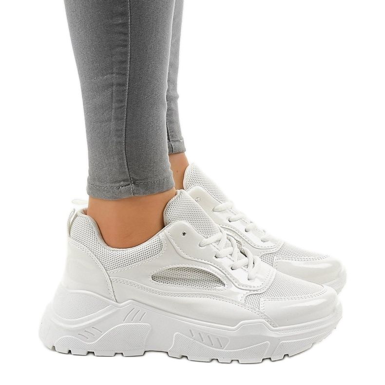 White fashionable sports shoes MS381E-9