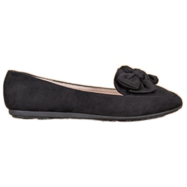 Ch. Creation Suede Lords With A Bow black