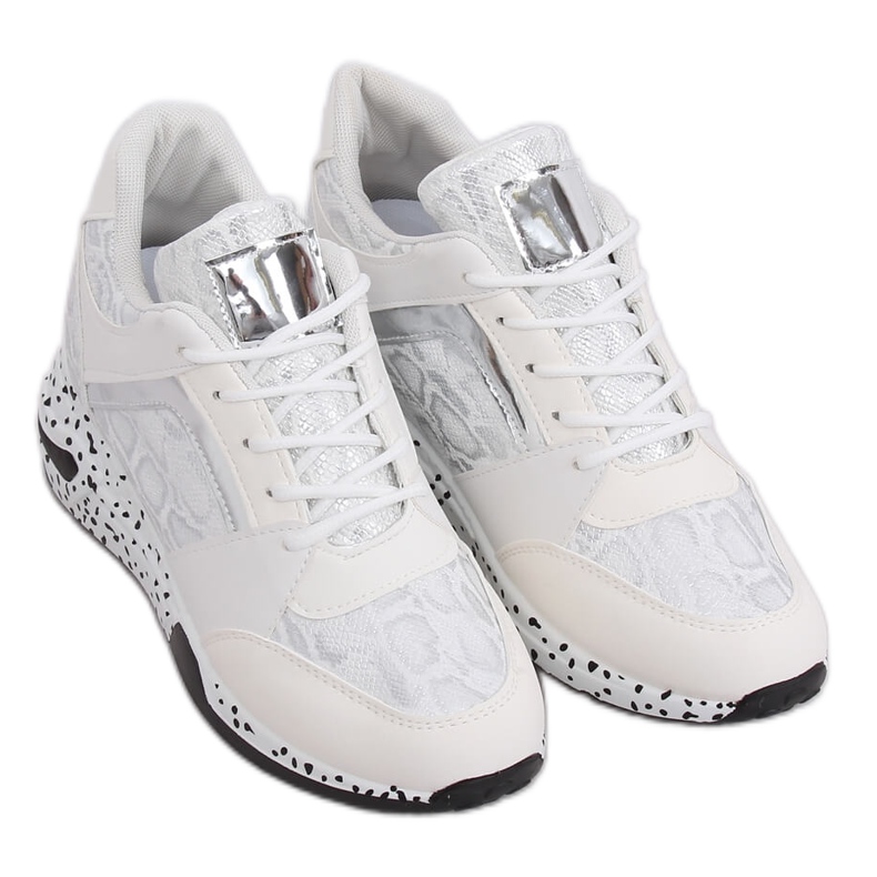 White sports shoes on a wedge heel C131 Blanco