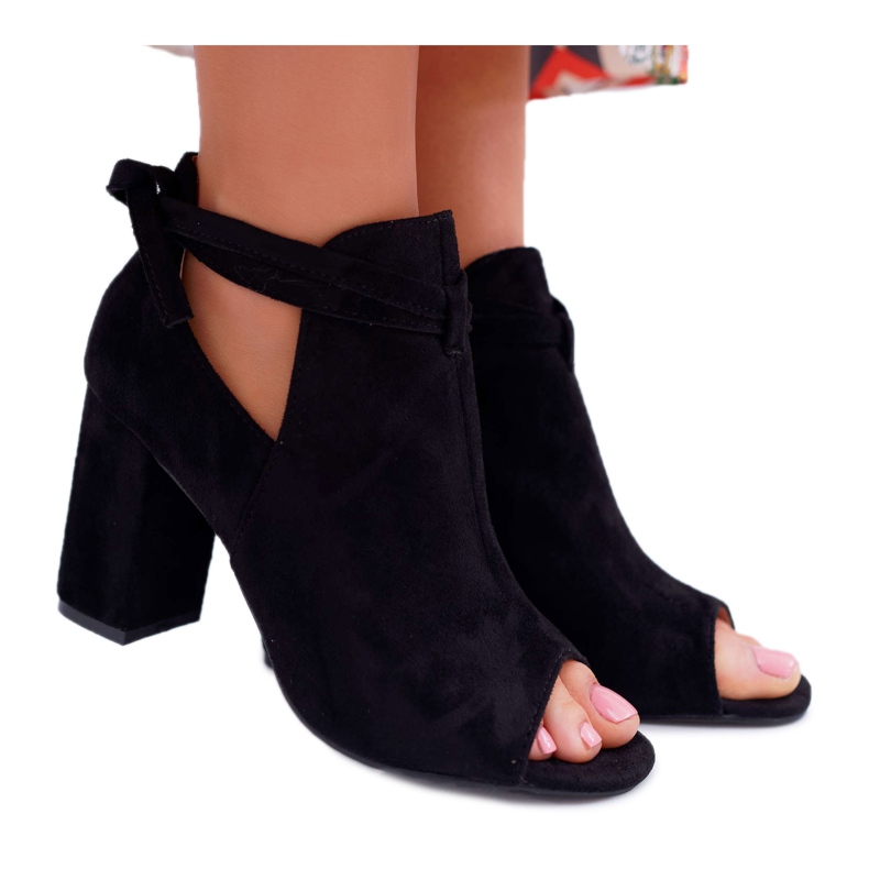 Vinceza Black Booties Sandals On a Bar Open Toes Grays