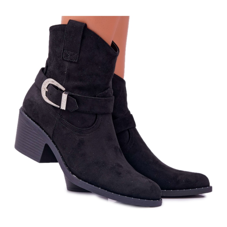 Women's Boots on a flat heel Black Arraso