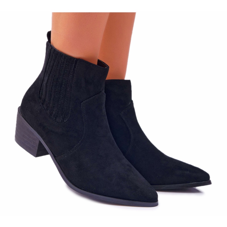 Women's Boots on a flat heel Black Umberco
