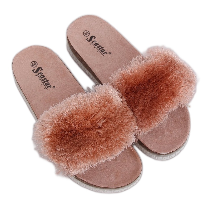 Pink BG57P Pink slippers with pompom