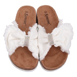 Canvas slippers on the cork white BG60P White Canvas slippers on the cork white BG60P White