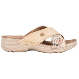 Slippers on the VINCEZA platform beige