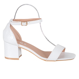 SHELOVET Casual Sandals On A Bar white