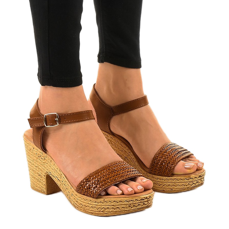 Brown high-heeled sandals 150-614