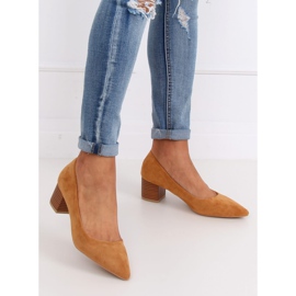 Pumps on a wooden heel camel CL75P Camel brown Pumps on a wooden heel camel CL75P Camel brown