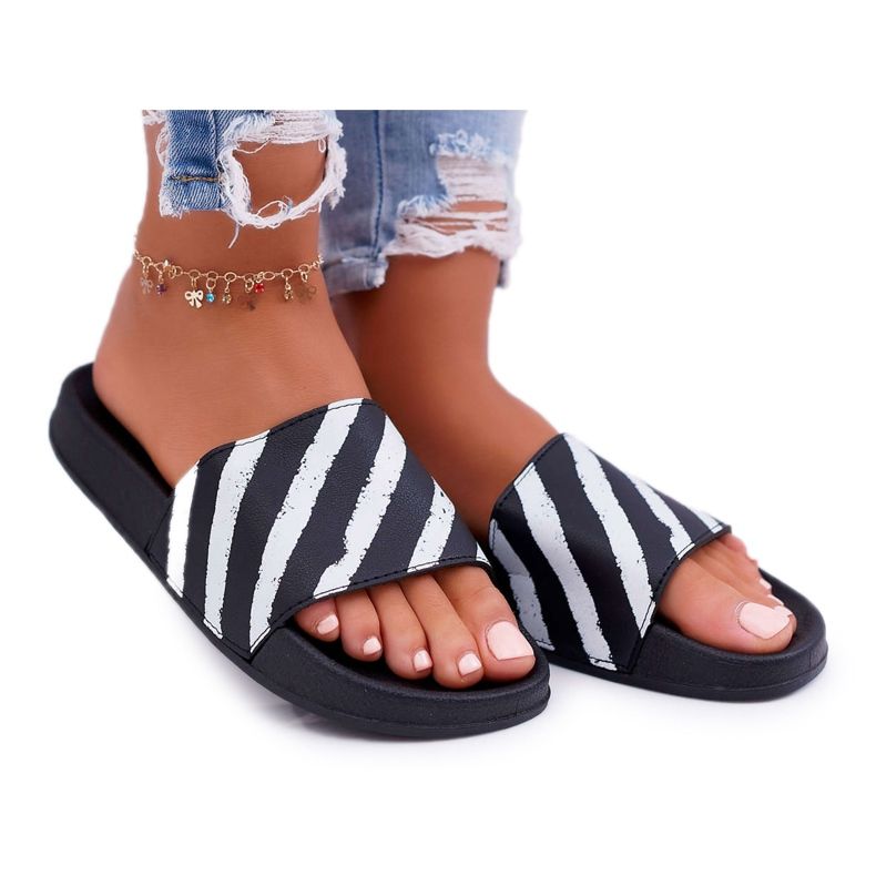 Aynna Women's Black Slippers Aynna Women's Black Slippers