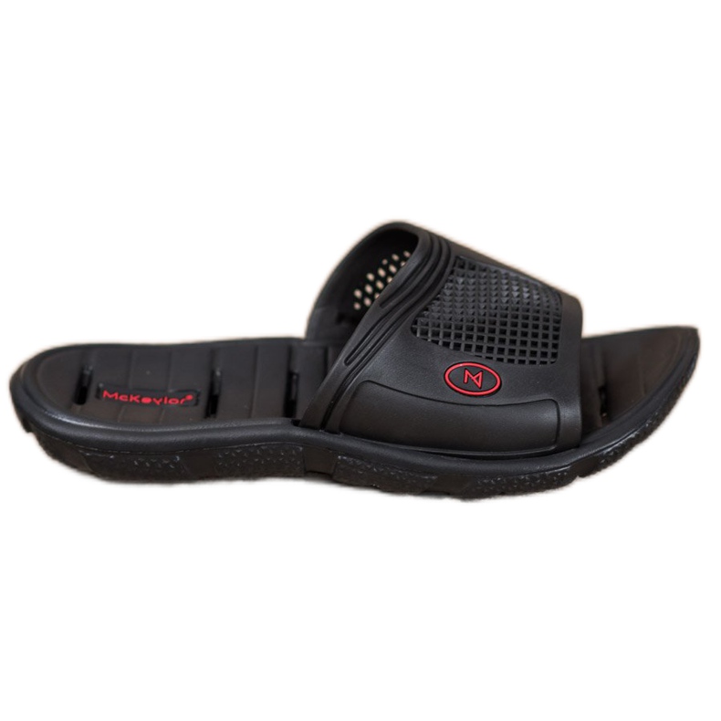 MCKEYLOR sports slippers black