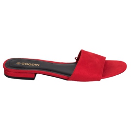 Goodin Flip-flops on a flat heel red