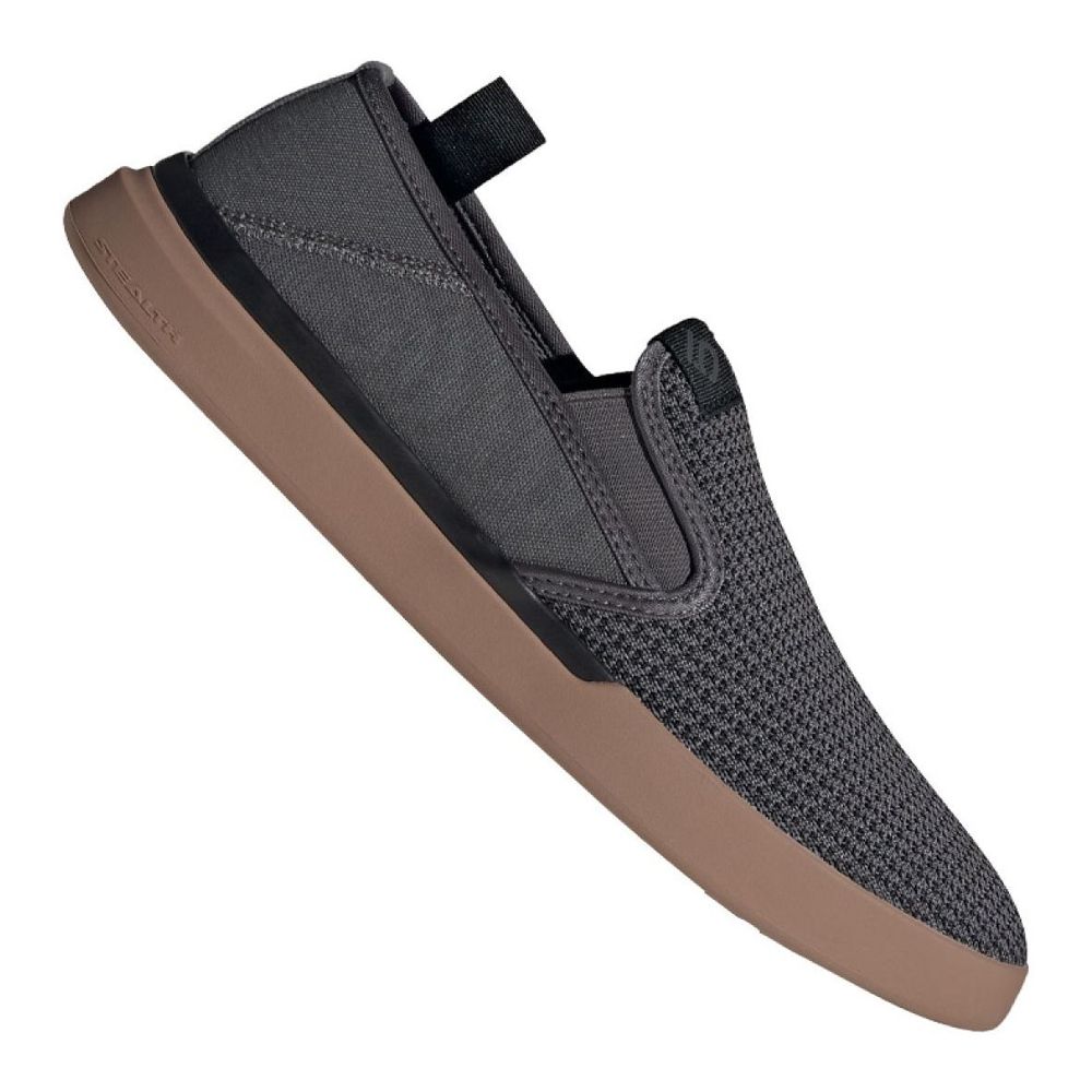 adidas sleuth slip on