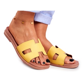 BUGO Women's Slippers Yellow Geometric Classic Theodora BUGO Women's Slippers Yellow Geometric Classic Theodora