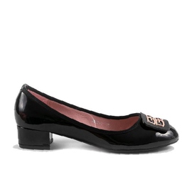 Black lacquered pumps on the pillar 0015-1