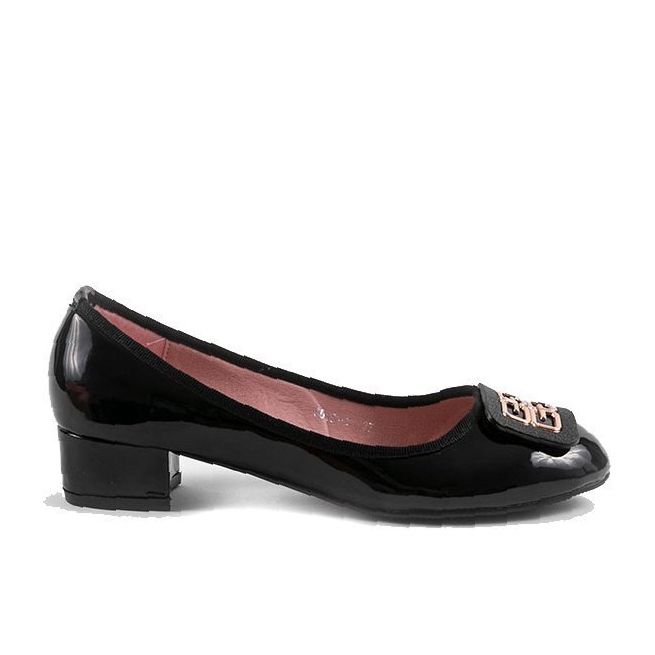 Black lacquered pumps on the pillar 0015-1
