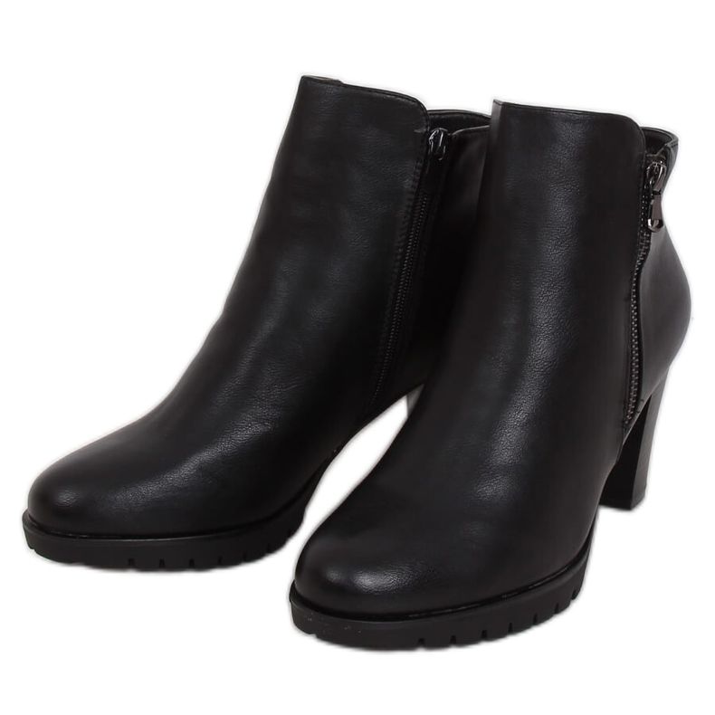Black F-32 Black high-heeled boots