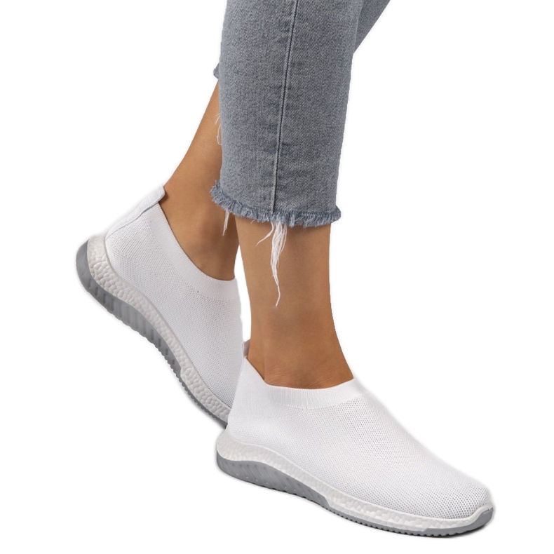 White sports slip-on shoes KK-211