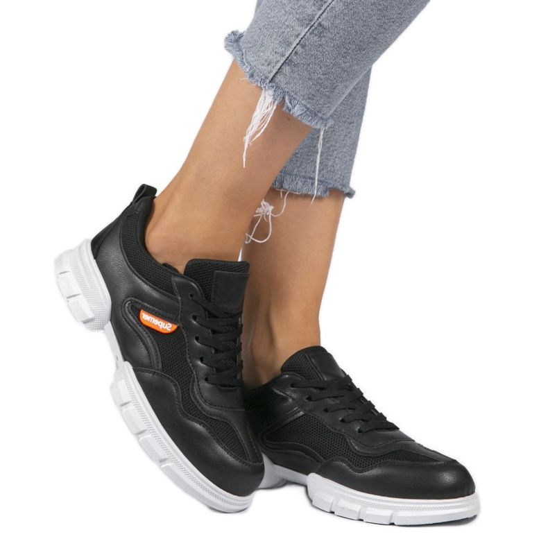 Black fashionable sports shoes C051