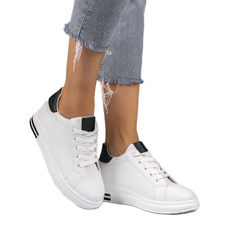 White sneakers on the wedge sneakers 1061 black