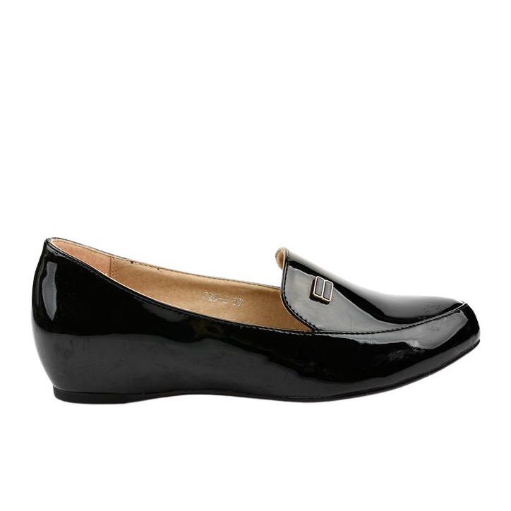 Black lacquered moccasins on the C16 wedge