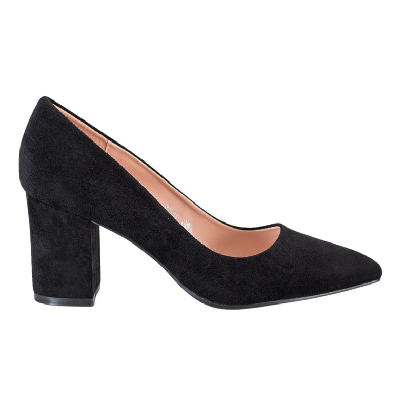 Nio Nio Black Pumps On A Pillar