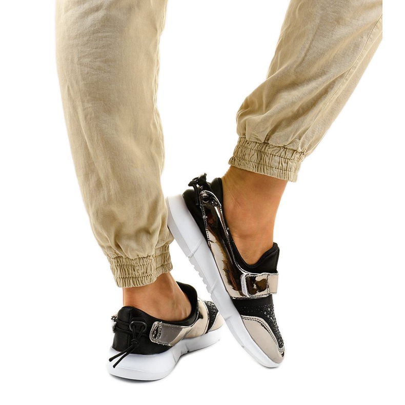 Black and gold slip-on sports shoes B120-2 golden