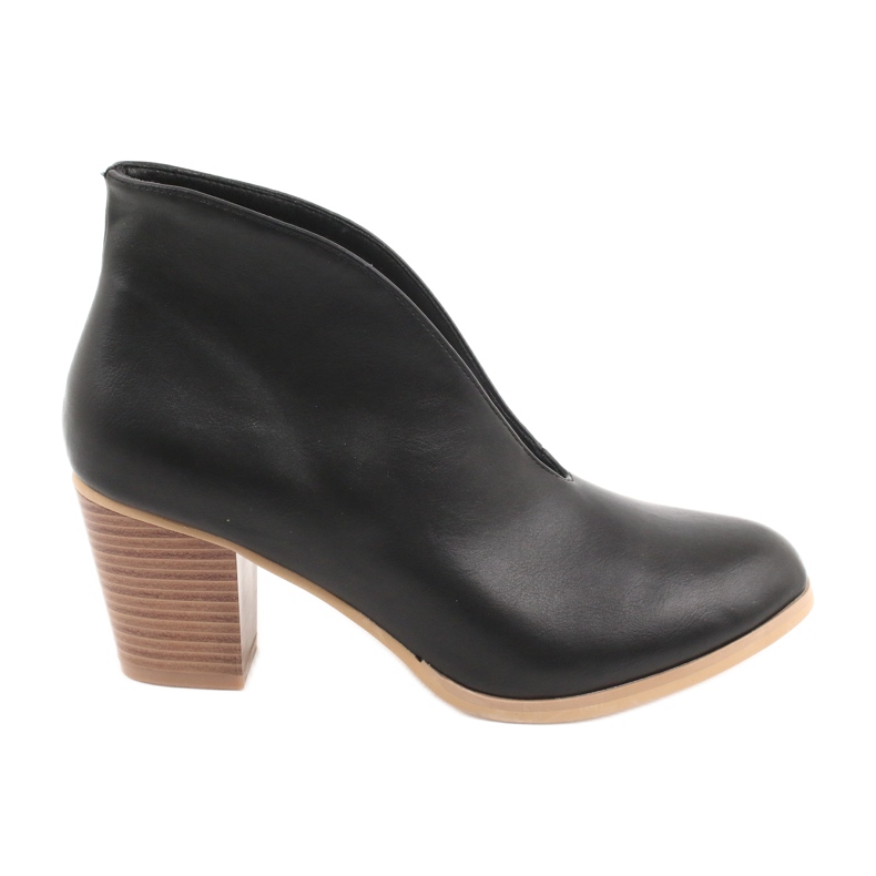 Black slip-on boots with cutouts on the NS128P post