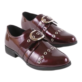 Red lacquered shoes with a C18-6263-2 buckle Red lacquered shoes with a C18-6263-2 buckle
